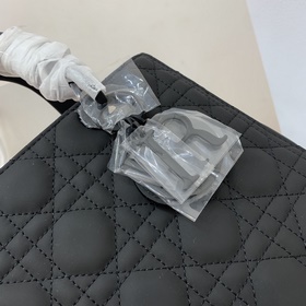 Подлинный продукт  【Dior Ultra-matte 24 см】 Lady Di.or Новая кол