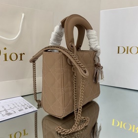 Подлинный цвет Матовая кожаная сумка Lady Dior с клапаном и цепо