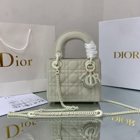 Подлинный цвет Матовая кожаная сумка Lady Dior с клапаном и цепо