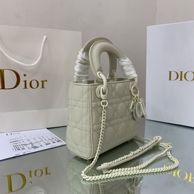 Подлинный цвет Матовая кожаная сумка Lady Dior с клапаном и цепо