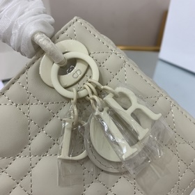 Подлинный цвет Матовая кожаная сумка Lady Dior с клапаном и цепо