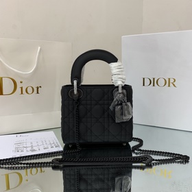 Подлинный цвет Матовая кожаная сумка Lady Dior с клапаном и цепо