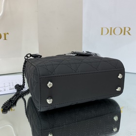 Подлинный цвет Матовая кожаная сумка Lady Dior с клапаном и цепо