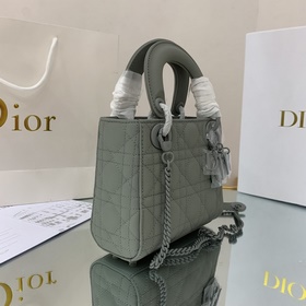 Подлинный цвет Матовая кожаная сумка Lady Dior с клапаном и цепо