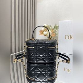 Новая сумка Dior 30 Montaigne Vanity в черном цвете из овечьей ко