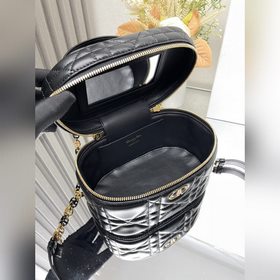 Новая сумка Dior 30 Montaigne Vanity в черном цвете из овечьей ко