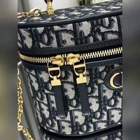 Подлинный продукт  Новая модель Dior 30 Montaigne Small Vanity H