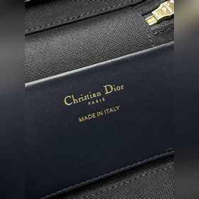 Подлинный продукт  Новая модель Dior 30 Montaigne Small Vanity H
