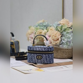 Подлинный продукт, высокое качество Мини-сумочка Vanity 30 Montai