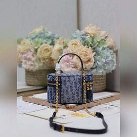 Подлинный продукт, высокое качество Мини-сумочка Vanity 30 Montai