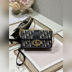 Подлинная сумка Dior. r 30 Montaigne East-West с цепочкой Эта сум