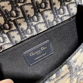 Подлинная сумка Dior. r 30 Montaigne East-West с цепочкой Эта сум