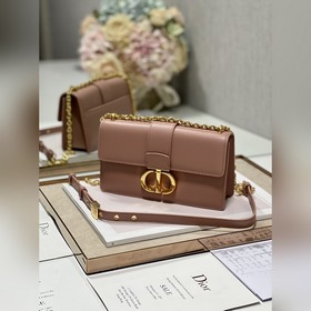 Подлинная сумка Dior. r 30 Montaigne East-West с цепочкой Эта сум