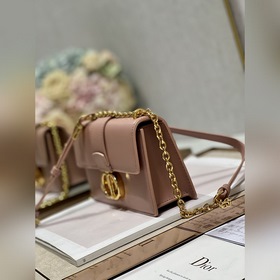 Подлинная сумка Dior. r 30 Montaigne East-West с цепочкой Эта сум
