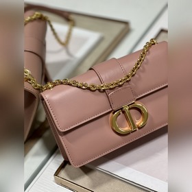 Подлинная сумка Dior. r 30 Montaigne East-West с цепочкой Эта сум