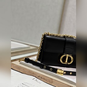 Подлинная сумка Dior. r 30 Montaigne East-West с цепочкой Эта сум