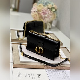 Подлинная сумка Dior. r 30 Montaigne East-West с цепочкой Эта сум