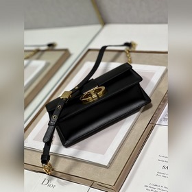 Подлинная сумка Dior. r 30 Montaigne East-West с цепочкой Эта сум