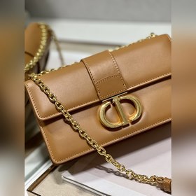 Подлинная сумка Dior. r 30 Montaigne East-West с цепочкой Эта сум