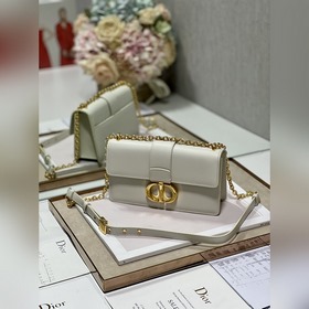 Подлинная сумка Dior. r 30 Montaigne East-West с цепочкой Эта сум