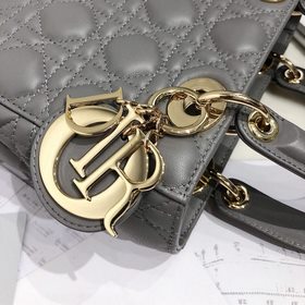 Подлинный продукт  Dior Серия значков My Lady Каждая женщина д