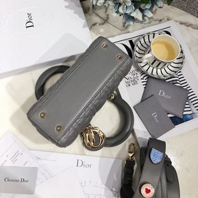 Подлинный продукт  Dior Серия значков My Lady Каждая женщина д