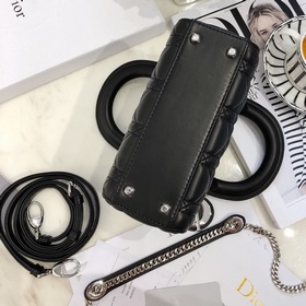 Подлинный продукт  Dior Mini lady classic серия Диана всегда был