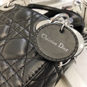 Подлинный продукт  Dior Mini lady classic серия Диана всегда был