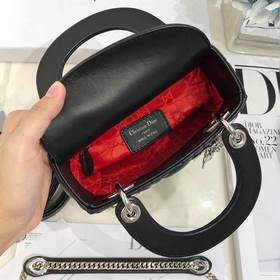 Подлинный продукт  Dior Mini lady classic серия Диана всегда был