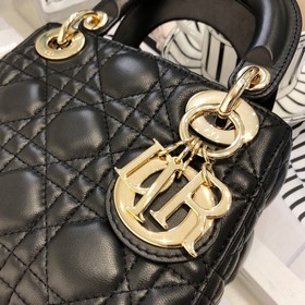 Подлинный продукт  Dior Mini lady classic серия Диана всегда был