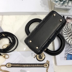 Подлинный продукт  Dior Mini lady classic серия Диана всегда был