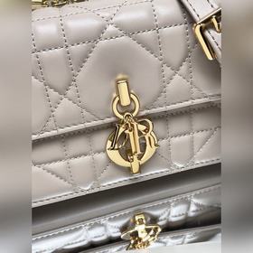 Подлинный продукт  dior Диор, высший класс Кирпичный шкафчик Нов