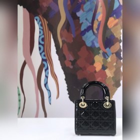 Подлинный продукт Dior Classic Diana. Если вы ищете сумку на долг