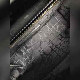 Подлинный продукт Dior Classic Diana. Если вы ищете сумку на долг