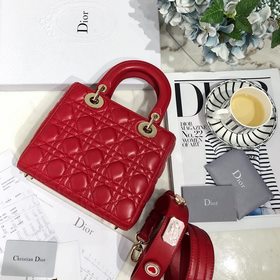 Подлинный продукт  Dior My Lady Серия значков Каждая женщина д