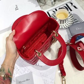 Подлинный продукт  Dior My Lady Серия значков Каждая женщина д