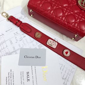 Подлинный продукт  Dior My Lady Серия значков Каждая женщина д