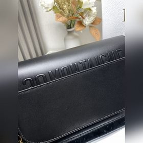 Подлинный продукт  30 Montaigne Avenue Сумка с эмалевой цепочкой