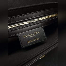 Подлинный продукт  30 Montaigne Avenue Сумка с эмалевой цепочкой