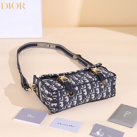 Новая сумка Dior в стиле почтальона, тщательно разработанная на о