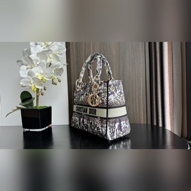 Подлинная новинка. Зимняя вышивка Lady D-Lite в стиле «полевые цв