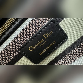 Подлинная новинка. Зимняя вышивка Lady D-Lite в стиле «полевые цв