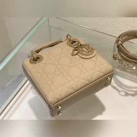 Подлинный продукт. Lady Dior, высокое качество, изготовлен из имп