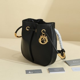 Эта сумка Dior Nolita из новой коллекции осень 2024 года представ