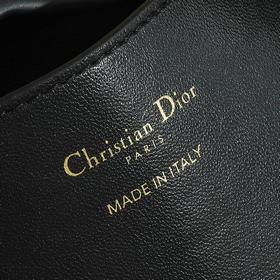 Эта сумка Dior Nolita из новой коллекции осень 2024 года представ