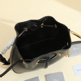 Эта сумка Dior Nolita из новой коллекции осень 2024 года представ