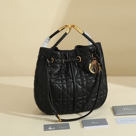 Эта сумка Dior Nolita из новой коллекции осень 2024 года представ