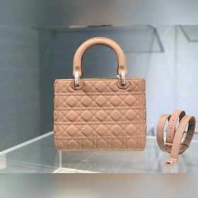 Подлинная сумка Lady Dior из матовой телячьей кожи с клапаном, ме