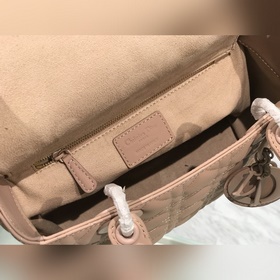 Подлинная сумка Lady Dior из матовой телячьей кожи с клапаном, ме