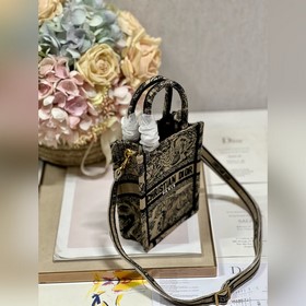 Подлинная мини-сумка для телефона Dior BOOK TOTE «Apricot Tiger» 
